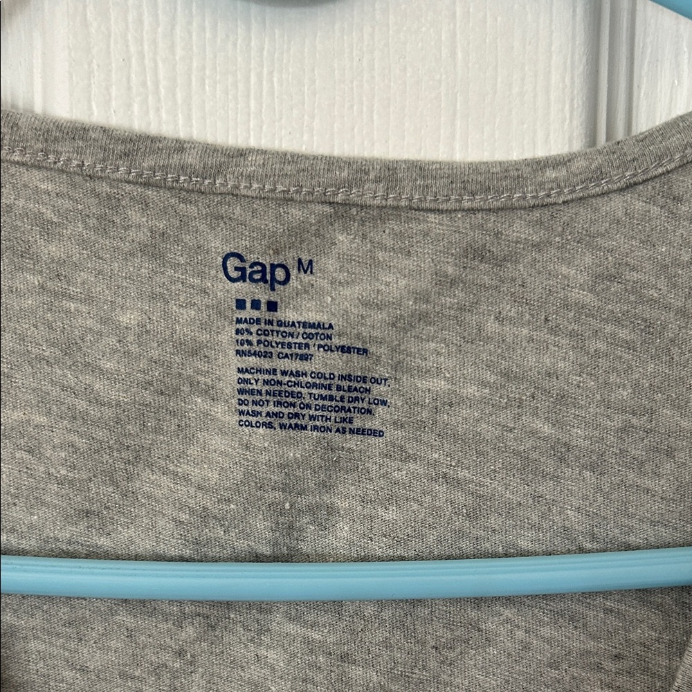 GAP Heather Gray V-Neck Dorty Dancing 🕺🏻 Graphic Tee - Picture 2 of 5
